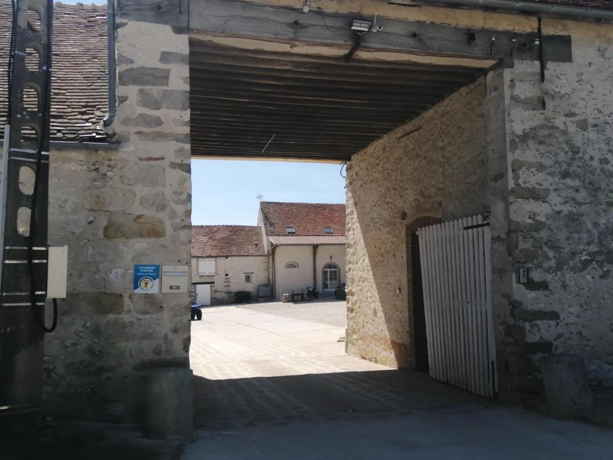 Chambre D'Hotes Le Domaine Des Hirondelles Champcenest Exterior foto