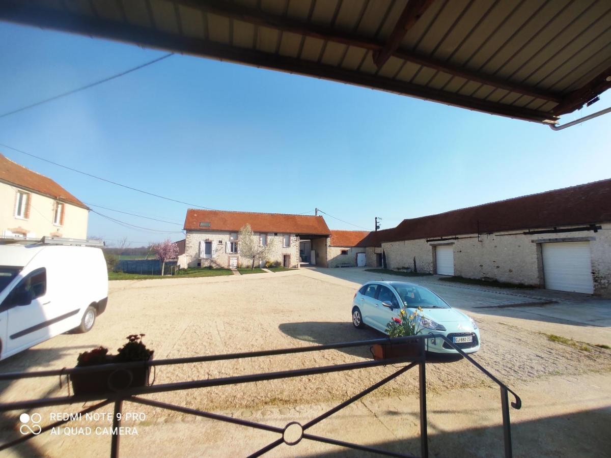 Chambre D'Hotes Le Domaine Des Hirondelles Champcenest Exterior foto