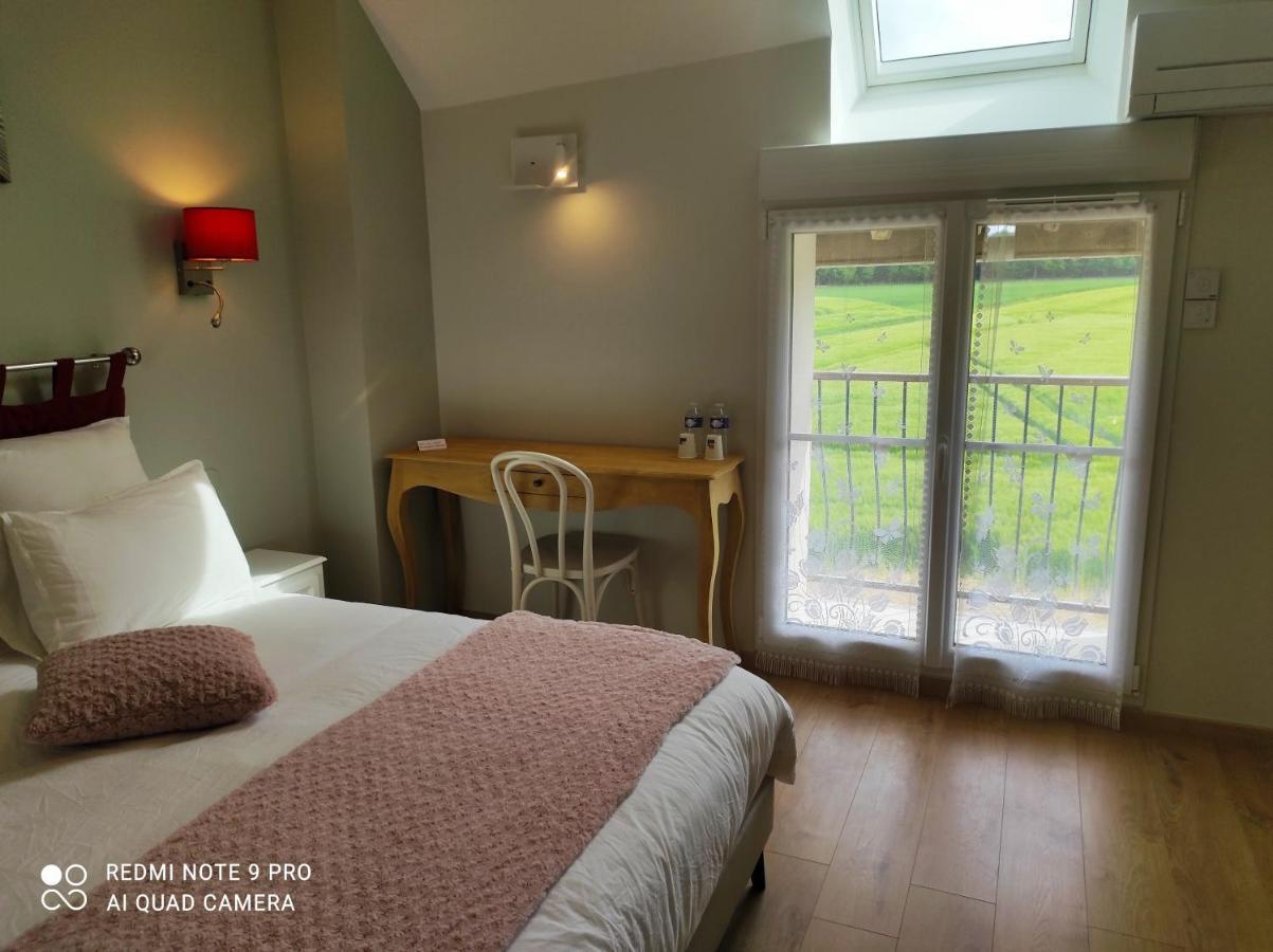 Chambre D'Hotes Le Domaine Des Hirondelles Champcenest Exterior foto